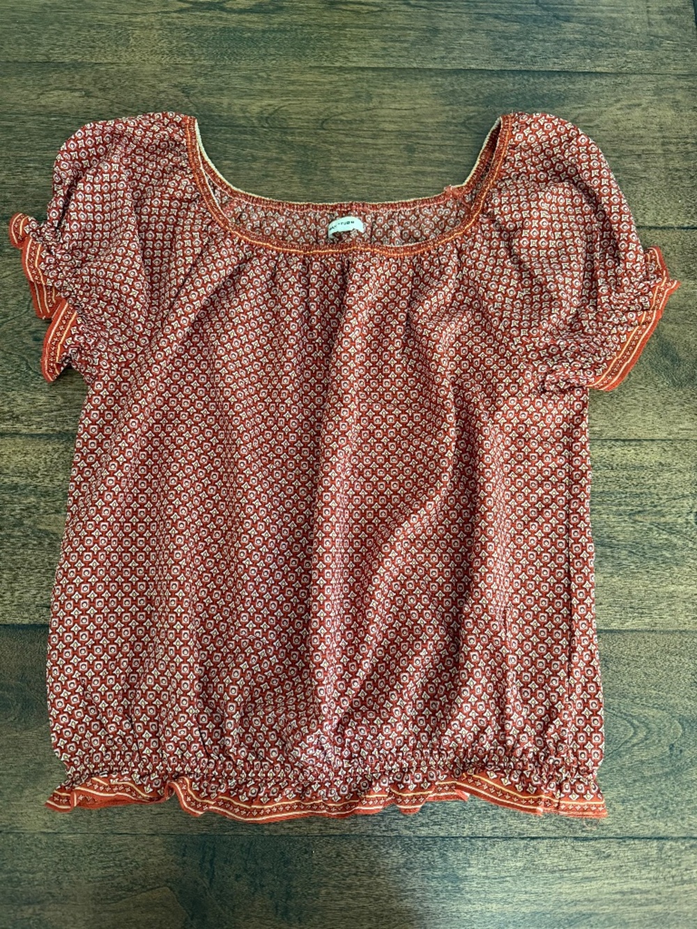 MAX studio short sleeve top. Size large.